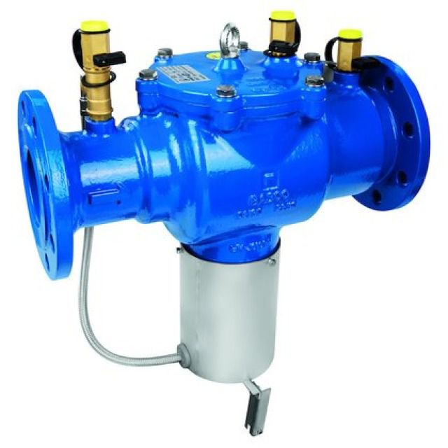 Systemtrenner Braukmann
BA300-200A
Vordruck max. 10 bar, mit
Flanschanschluss, DN200
Nenndurchfluss 339.3 m3/h
Gehäuse aus duktilem Guss